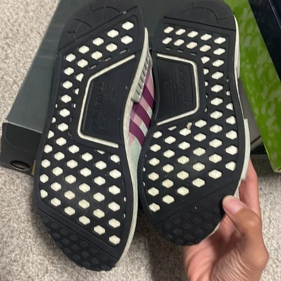 Adidas gently used - Picture 6 of 6